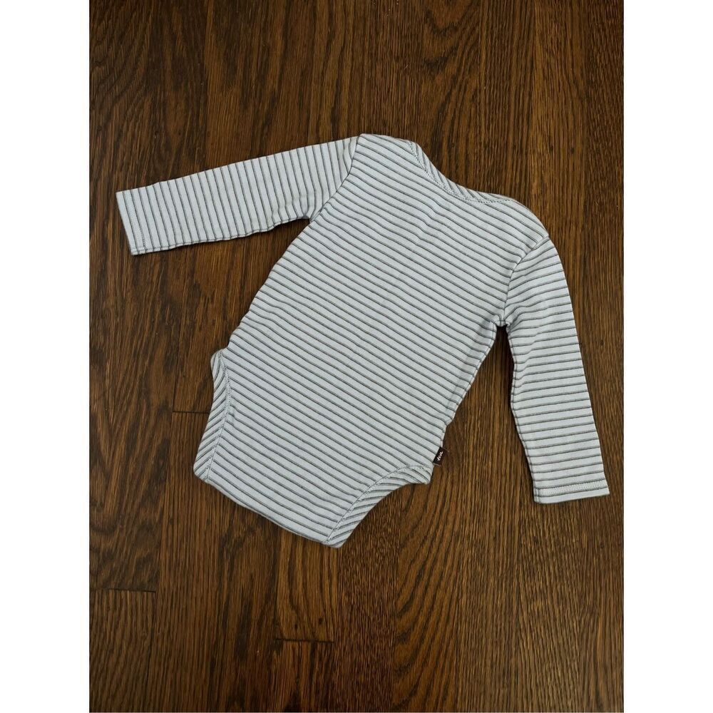 BUY 2 GET 1 FREE NEW Tea Collection Baby 6-9 Months Striped One Piece Bodysuit - Picture 2 of 3
